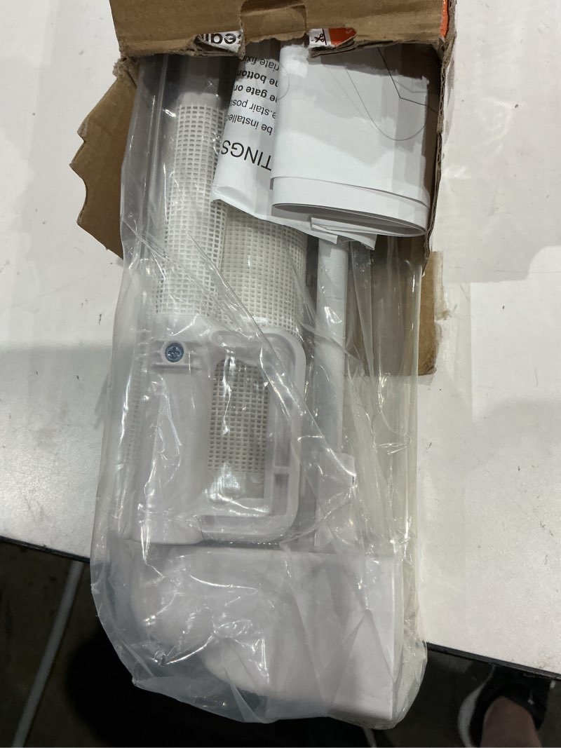 Condition photo showing Good Condition for veraste retractable baby gate for doorways and stairs, mesh safety gate for pet, indoor & outdoor use, one-hand operation, easy installation, 33.6" tall, expands to 71" wide?white,33.6"x71"? 33x71 inch white