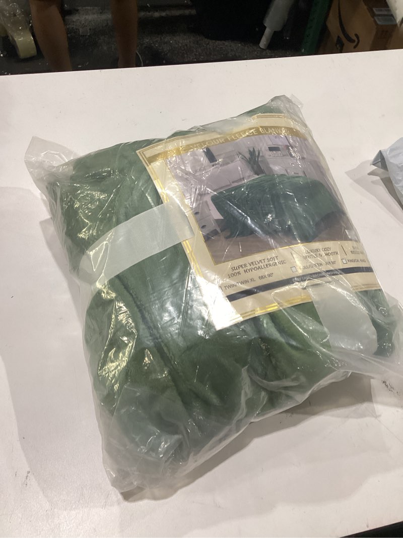 Condition photo showing New/Like New for ultra soft fleece blanket twin size - flannel fleece luxury twin blanket - lightweight for couch bed chair - thick, warm and breathable - all season cozy anti-static microplush bedding, forest green 12 - forest green twin (60" x 80")
