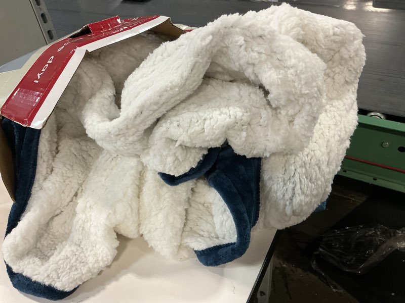 Condition photo showing As Is for King Size Heated Blanket 100''X90'' - Fleece Heating Blankets Washable with Dual Controllers with 5 Heating Level & 10 Hour Auto Off, Heated Blankets for Winter, Great Gift Ideas & Machine Washable 06-navy Blue King 100" x 90"