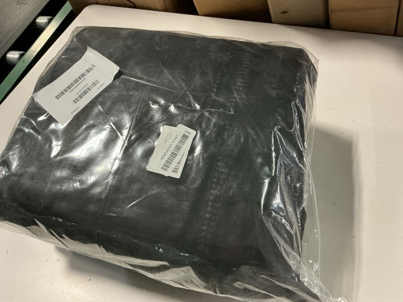Condition photo showing Good Condition for 6 layer heavy duty car cover custom fit for audi q5, bmw x1,x3(04-23) mercedes-benz glb, glc(16-22),waterproof all weather car tarp outdoor protection with cotton lining bmw x1, benz glb, audi q5