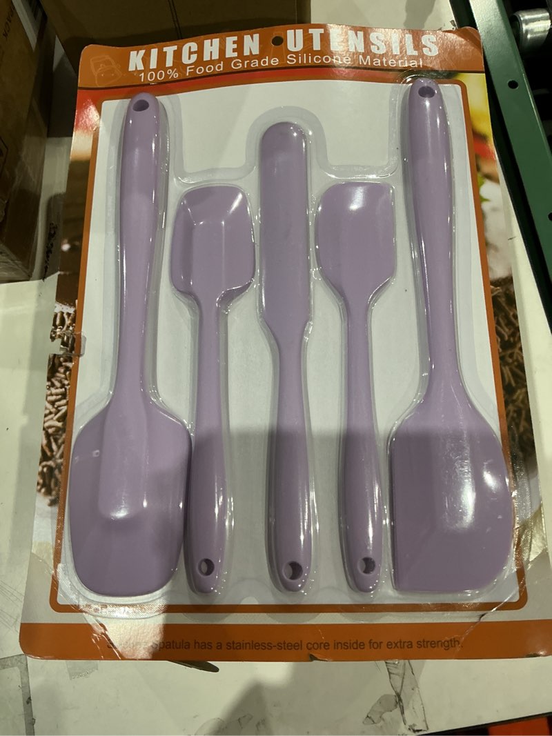 kitchen utensils 