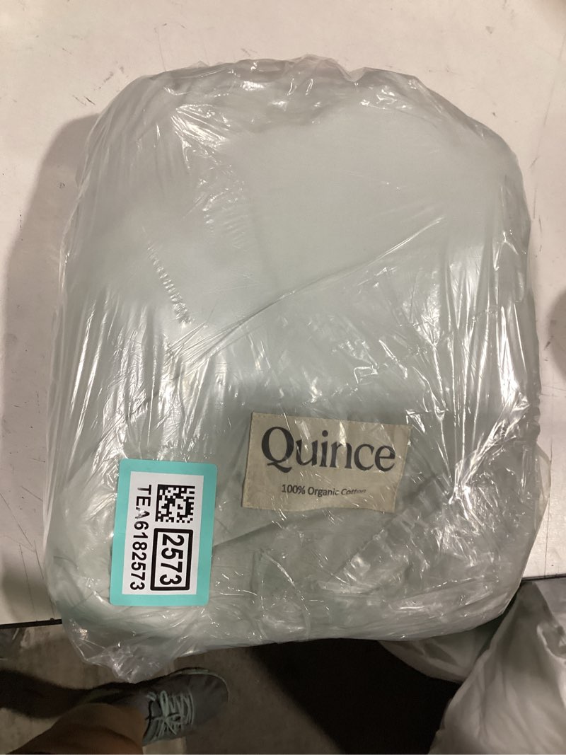 Condition photo showing Good Condition for 100% cotton sheet set quince 