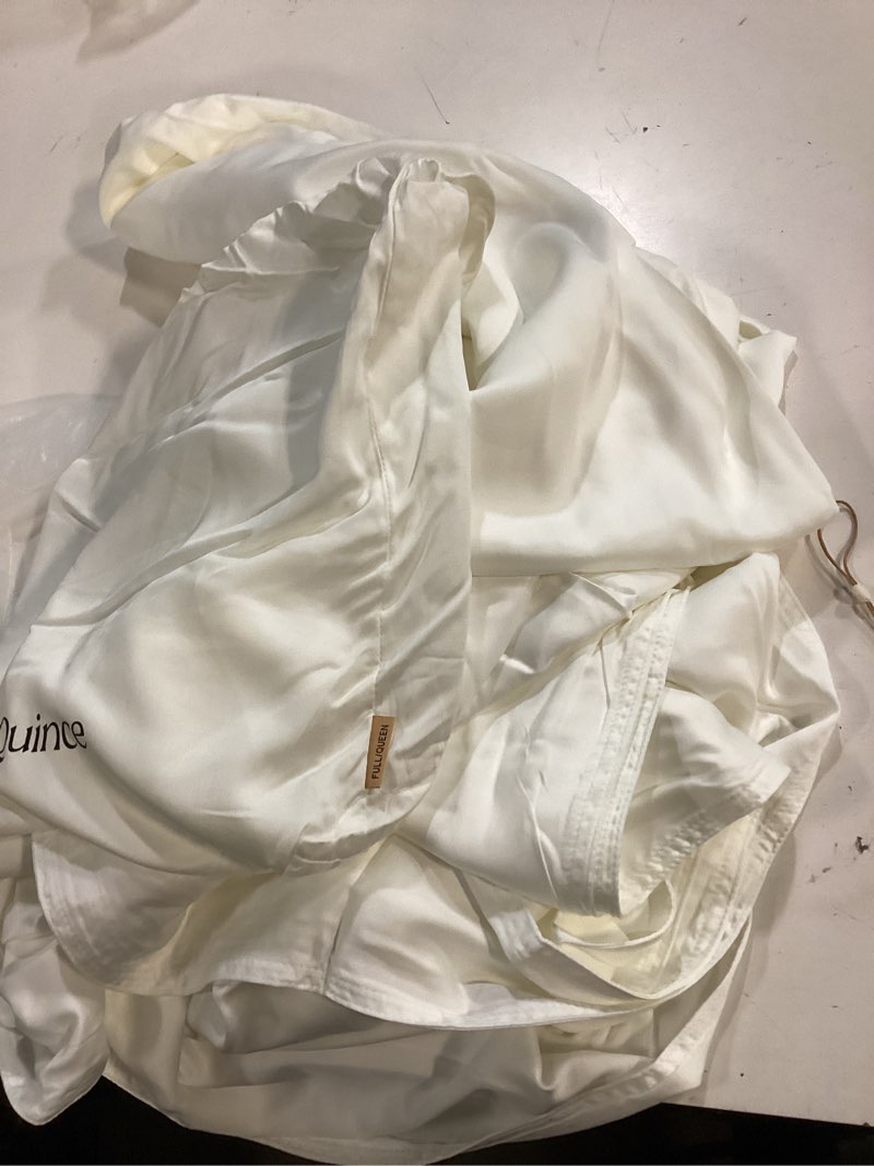 Condition photo showing Good Condition for (1 piece) bamboo duvet cover full/queen color ivory 
