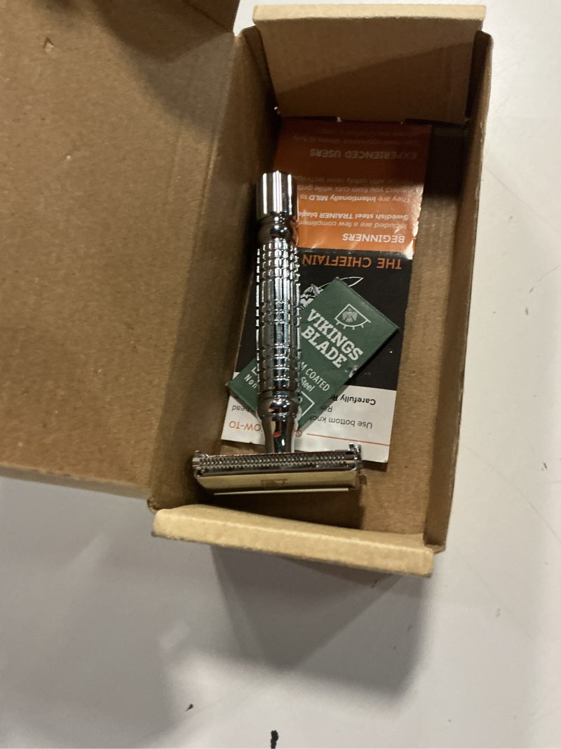 Condition photo showing Good Condition for vikings blade double edge safety razor for men + 5 swedish steel blades + luxury case. smooth, reusable, eco-friendly (the chieftain) chromium silver