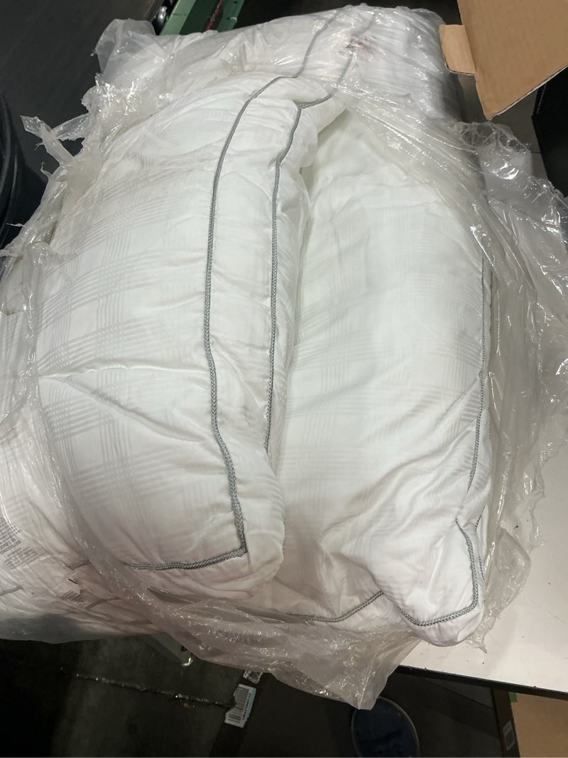 Condition photo showing As Is for beautyrest black luxurious down alternative pillows (king size) 2-pack