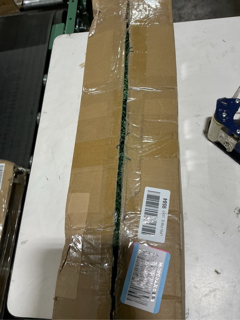 Condition photo showing Good Condition for HOMCOM 6' Artificial Pencil Christmas Tree, Slim Xmas Tree with 390 Realistic Branch Tips and Plastic Stand, Green 6ft Green