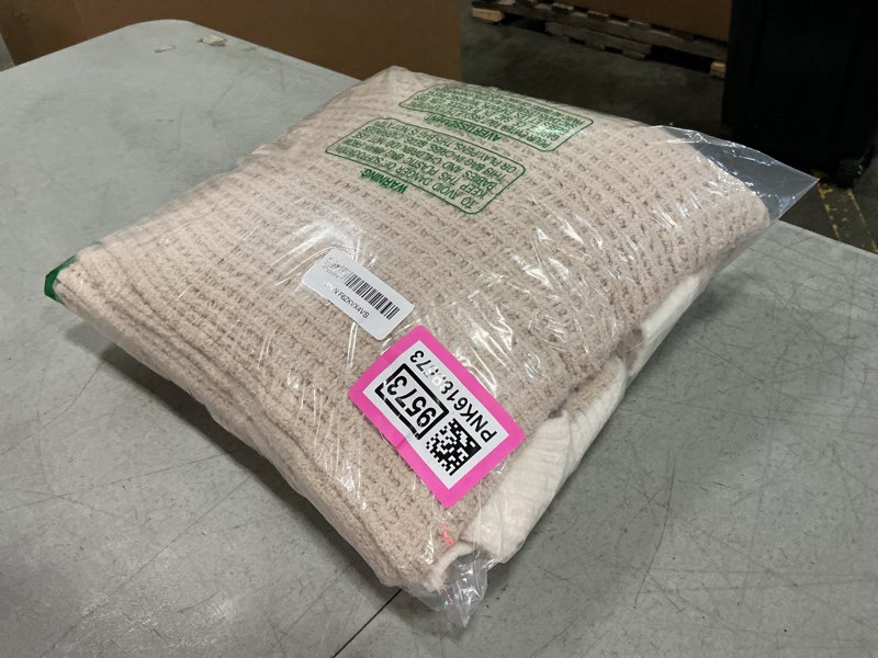 Condition photo showing New/Like New for amélie home chenille throw blanket, soft cozy waffle throw for couch & sofa, warm yet lightweight, breathable all-season throws for women men, housewarming, birthdays, 50"x60", beige beige chenille waffle knit(50" x 60")