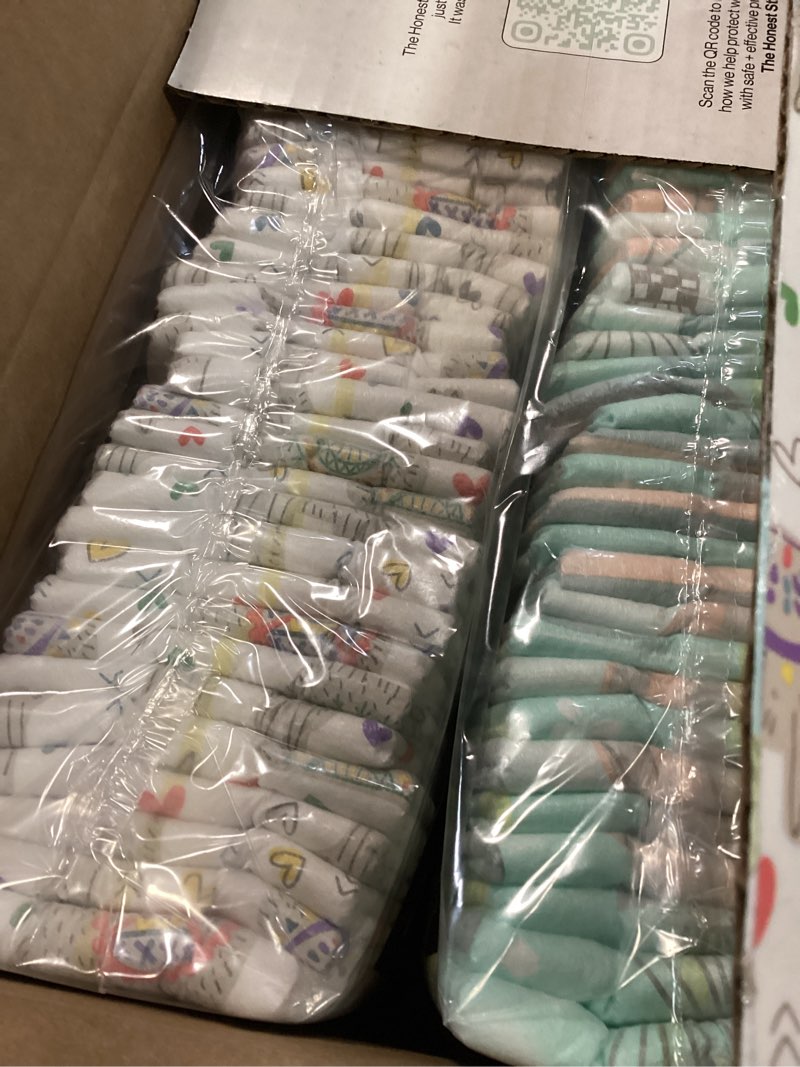 Condition photo showing New/Like New for the honest company comfort dry disposable diapers for sensitive skin, hypoallergenic, above it all + all the alpacas, club box size newborn 72 count newborn (72 count) above it all + all the alpacas