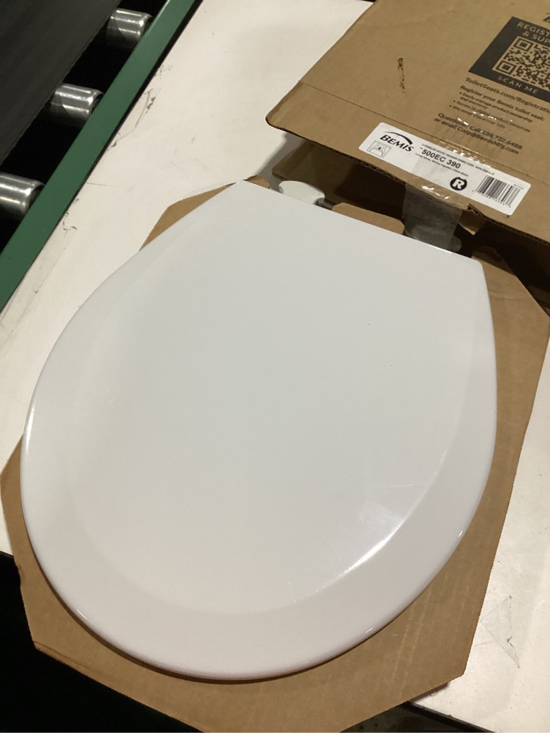 Condition photo showing New/Like New for bemis round enameled wood toilet seat in cotton white with easy•clean hinge