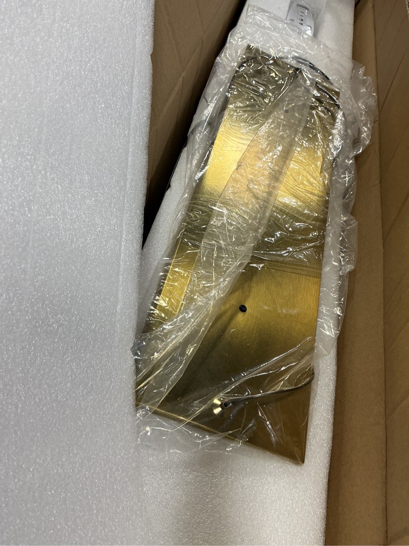 Condition photo showing Good Condition for Wood Linear Clandelier.. er Toble, 3000K-6000K.