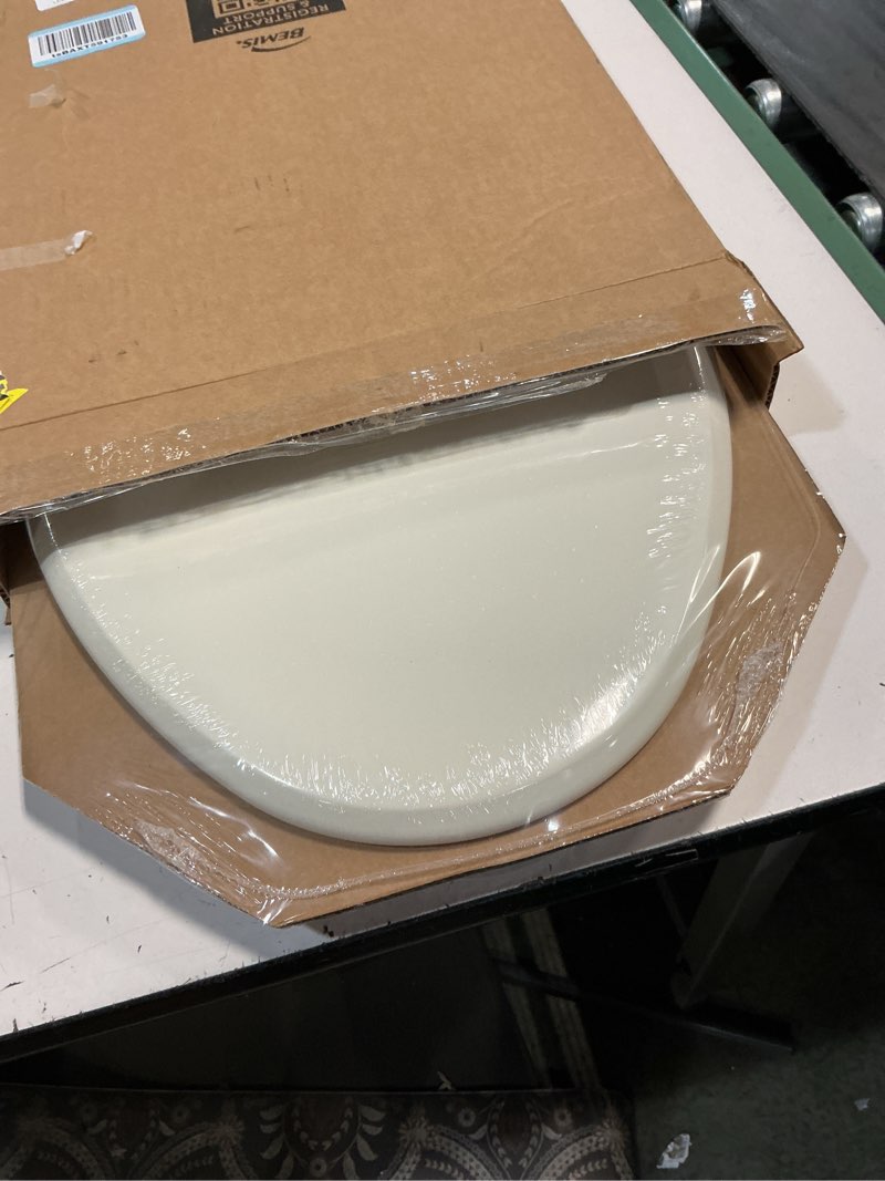 Condition photo showing New/Like New for bemis 500ec durable wood toilet seat with easy clean hinges, made in usa, round, bone bone round