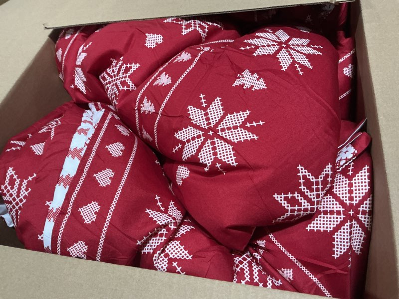 Condition photo showing Good Condition for Bedsure Christmas Comforter Set King - Christmas Bed Set with Snowflakes, Soft Bedding for Holiday, 3 Pieces, 1 Soft Snowflake Printed Comforter and 2 Pillow Shams King 02 - Red Snowflake