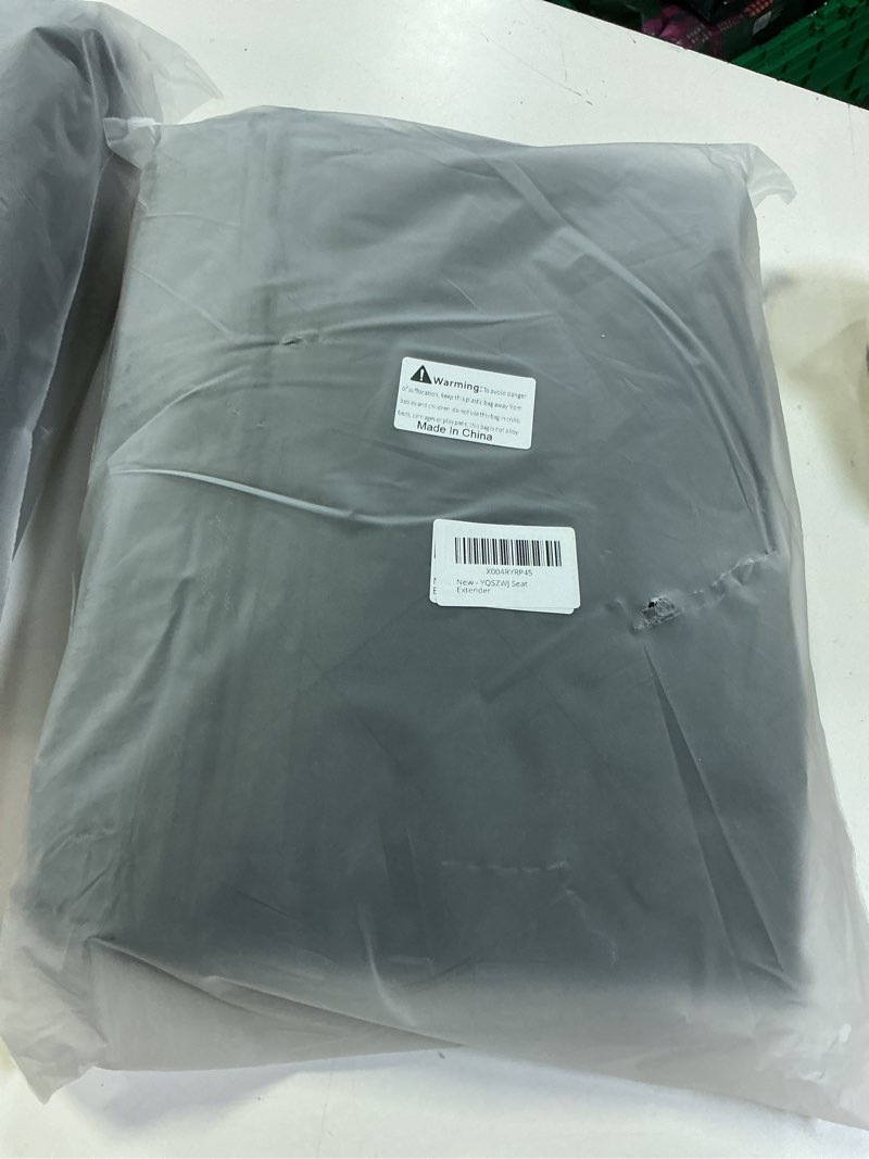 Condition photo showing New/Like New for 600D Waterproof Dog Car Seat Cover - Heavy Duty Scratch Proof Pet Hammock for Back Seat w/Mesh Window, Storage Bag & Seat Belt, Non-Slip for SUV/Truck/Sedan