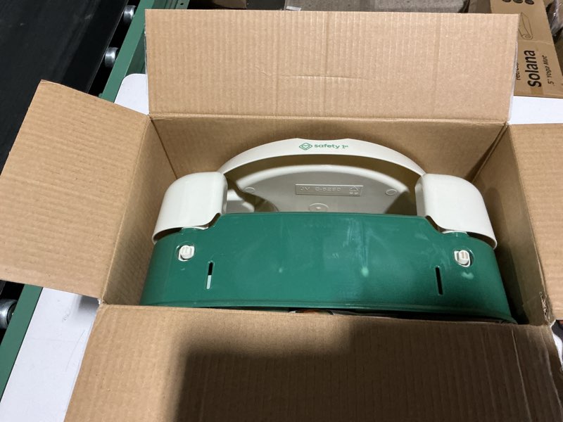 Condition photo showing Good Condition for safety 1st deluxe 5-in-1 sit, snack & go convertible toddler booster seat, turnip the beet