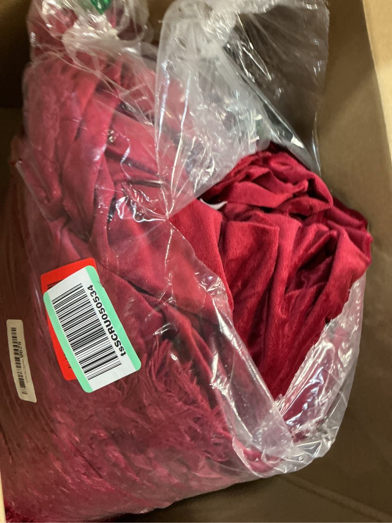 Condition photo showing Good Condition for XeGe Plush Shaggy Duvet Cover Set, Luxury Soft Crystal Velvet Fluffy Furry Bedding Sets 3 Pieces(1 Faux Fur Fuzzy Comforter Cover + 2 Fuzzy Faux Fur Throw Pillow Shams), Zipper Closure (King, Red)
