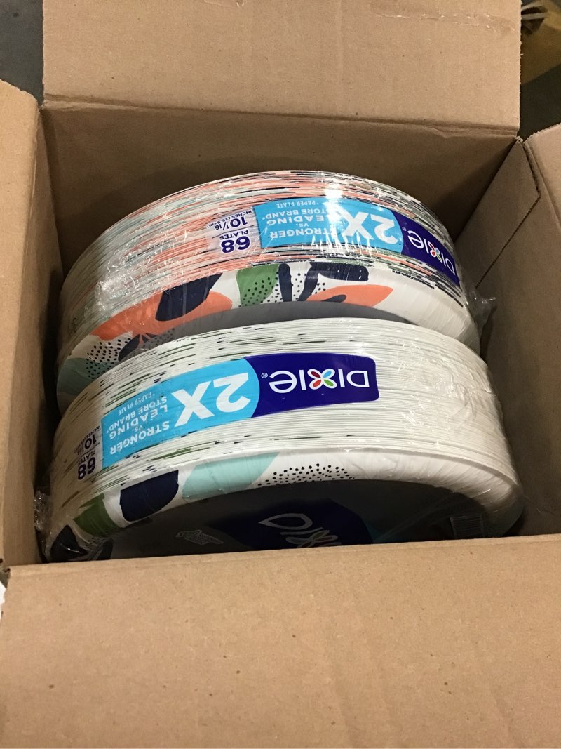 dixie large paper plates, 10 inch, 204 count, 2x stronger*, microwave-safe, soak-proof, cut resistan