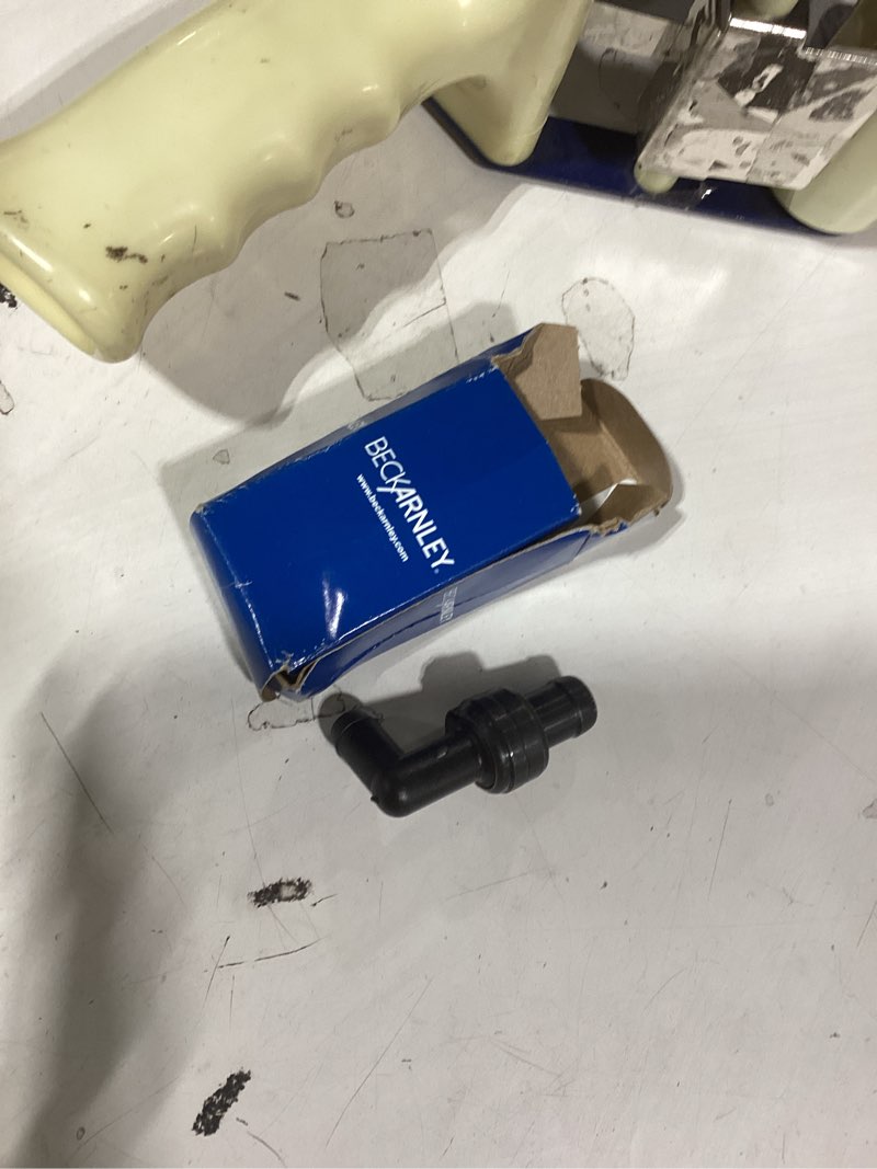 Condition photo showing Good Condition for beck/arnley pcv valve - 045-0327