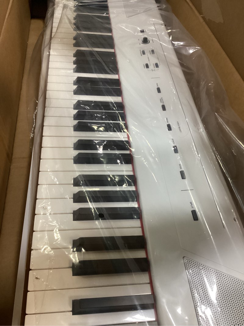 Condition photo showing Good Condition for alesis recital – 88 key digital piano keyboard with semi weighted keys, 2x20w speakers, 5 voices, split, layer and lesson mode, fx and piano lessons