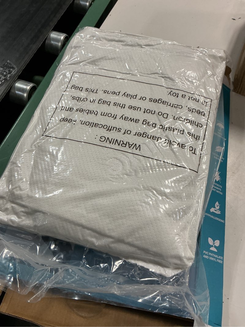 Condition photo showing New/Like New for plushdeluxe premium bamboo mattress protector – full size, waterproof, & ultra soft breathable noiseless washable bed mattress cover for comfort & protection - white