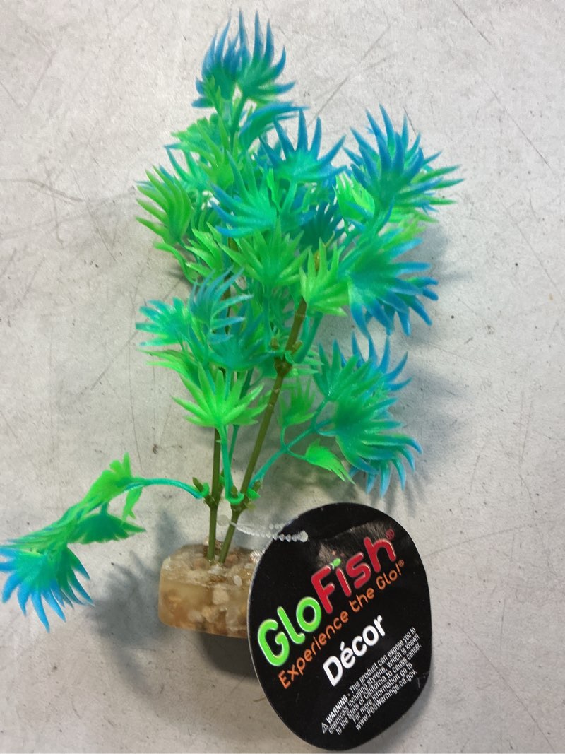 Condition photo showing New/Like New for GloFish Plant Aquarium Décor, Purple and Green Large, Fluorescent Under Blue LED Light ( 12 pieces) 