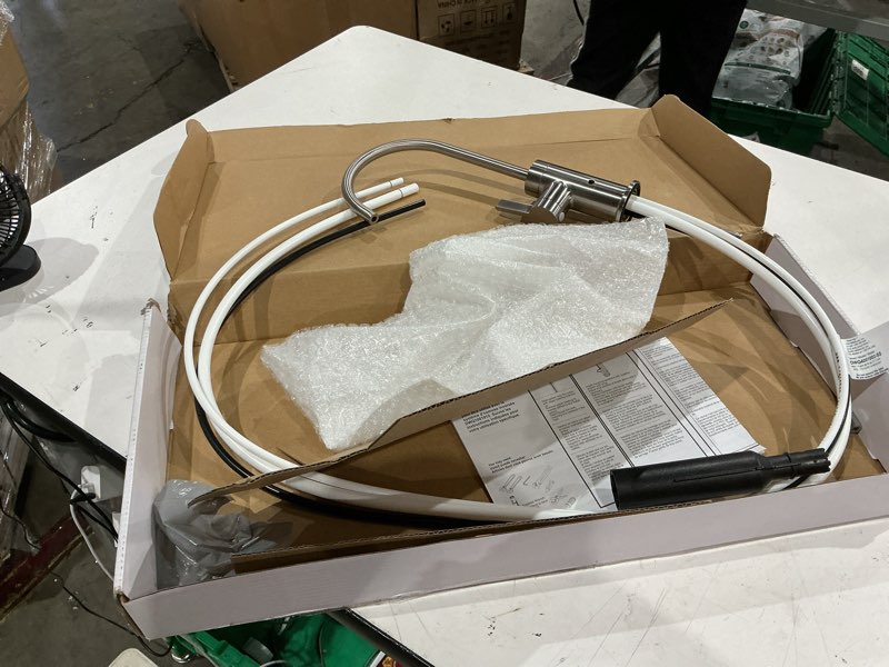 Condition photo showing Good Condition for delta dwq4001002-ss - water dispenser faucet
