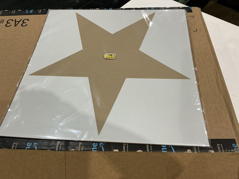 Condition photo showing As Is for classic star stencil - 18 inch - durable 14 mil mylar plastic - lawn painting, yard marking, walls & diy projects 18 x 18 inches