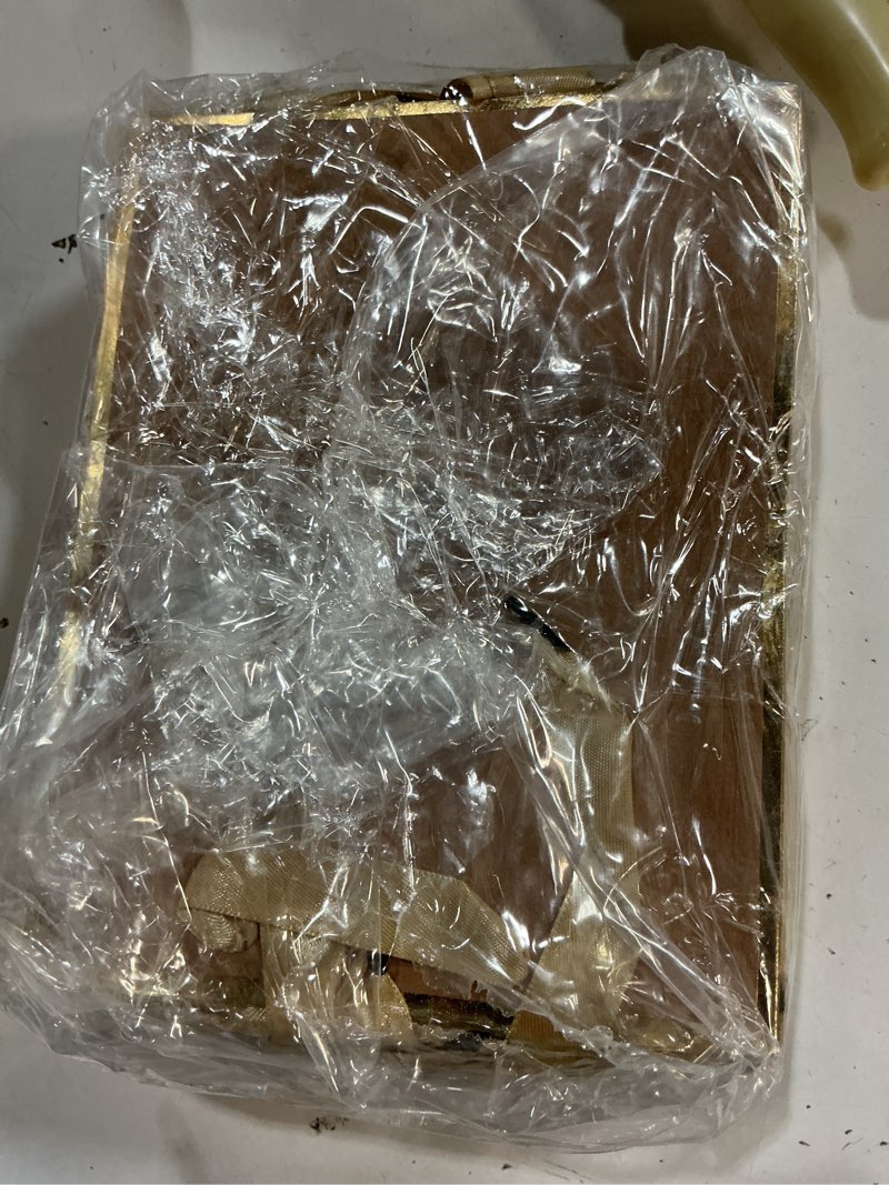 Condition photo showing New/Like New for yeaqee 24 pack metallic paper gift bags with handle and tissue 9x7x3.1 gold foil welcome thank you favor bags return gifts for wedding mothers graduation bridesmaid birthday(kraft, gold)