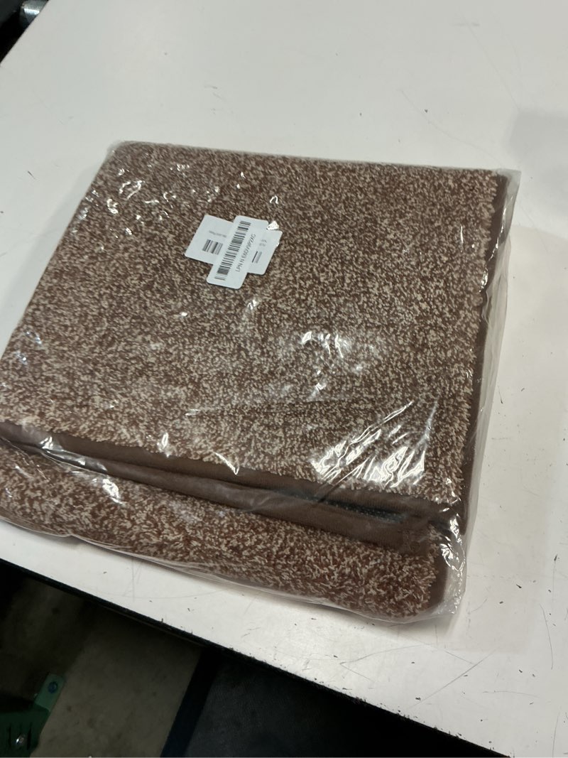 Condition photo showing Good Condition for purrugs dirt trapping door mat 24" x 35.5", non-slip machine washable entryway rug, dog doormat, indoor front door mat, super absorbent entry rug for muddy shoes & paws, brown-light cream brown-light cream 24" x 35.5"