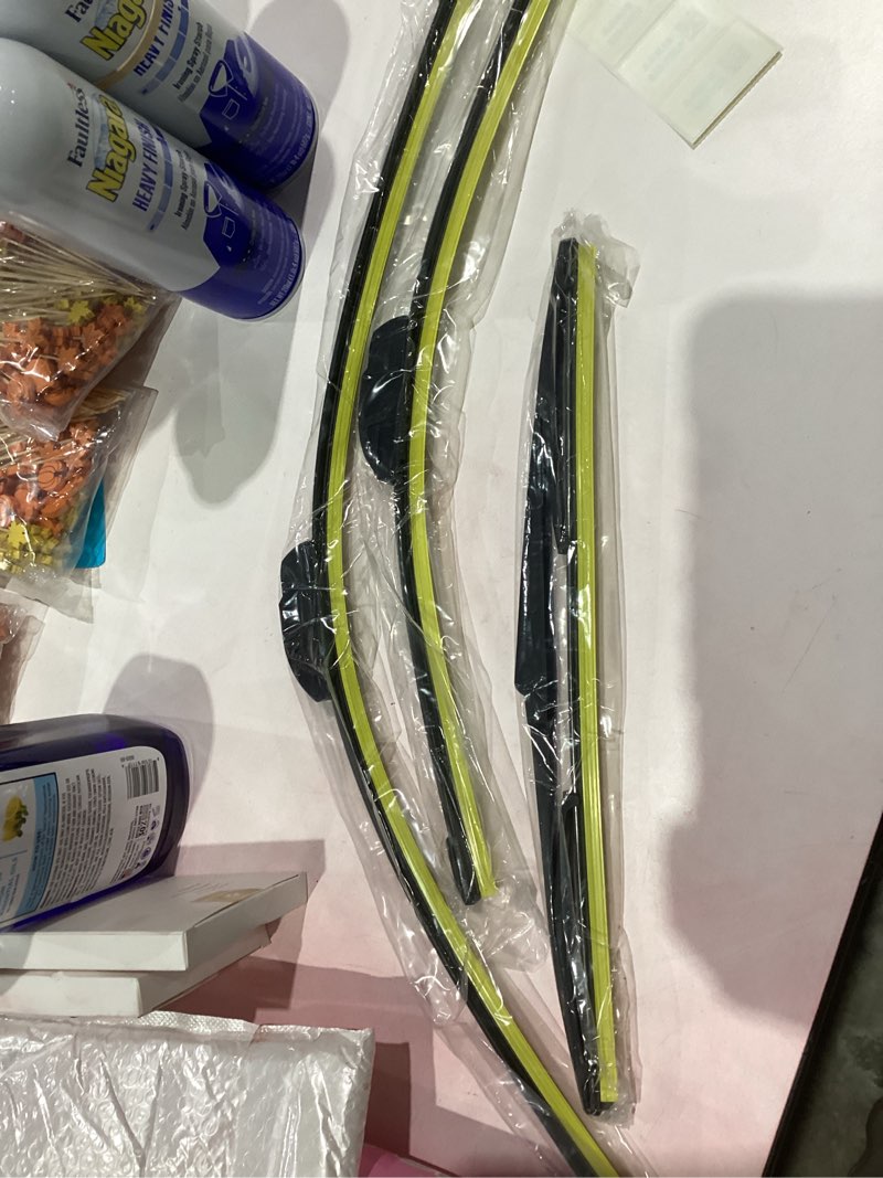 Condition photo showing New/Like New for Raidbee® 28"+20" Windshield Wiper Blades with 16" Rear Wiper Blade Automotive Replacement Set for Toyota Sienna 2011 2012 2013 2014 2015 2016 2017 2018 2019 2020 – Genuine OEM Quality (Set of 3) 28"+20"+16"