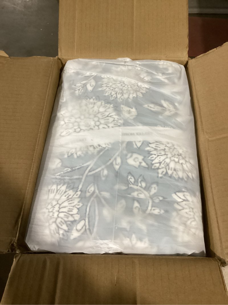 Condition photo showing Good Condition for Levtex Home Adare Blue Reversible King/Cal King Quilt Set (106x92in) with 2 Pillow Shams (36x20in) - Floral Bedding - Blue White - Cotton King Size Quilt Bedding Set - Lightweight, Soft, Pre-Washed King/Cal King Quilt Blue