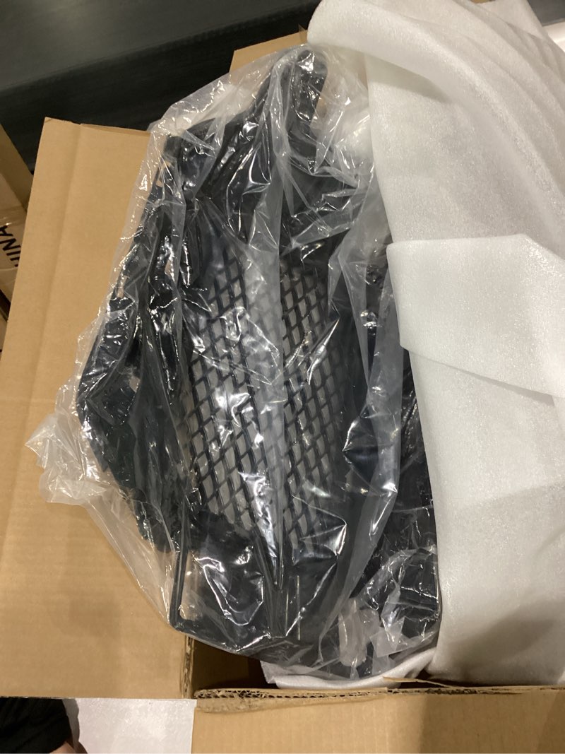 Condition photo showing Good Condition for Front Left Fog Light Grill for Mercedes-Benz G63 for AMG 2013-2015 Front Lower Bumper Fog Light Cover Inserts No.4638850154 ABS 1 Pc