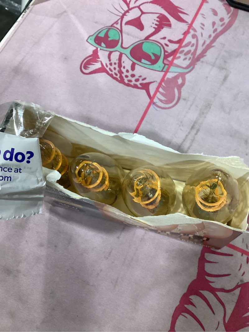 Condition photo showing Good Condition for bh&g led light bulb, 4.5 watts (40w equiv.) b10 candle bulb dimmable e26 medium base, ultra warm 4 pack