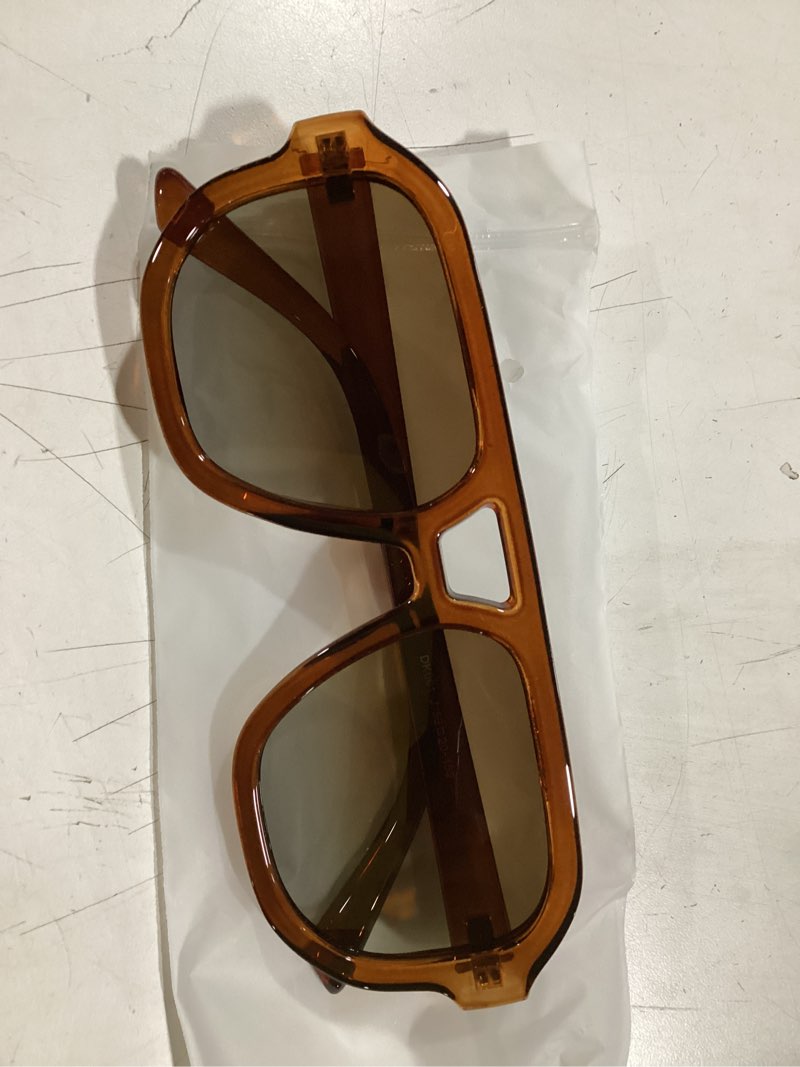 Condition photo showing Good Condition for similar livho trendy polarized aviator sunglasses women men, retro sun glasses for women men 2025, oversized uv protection shades dark brown/gradient brown polarized