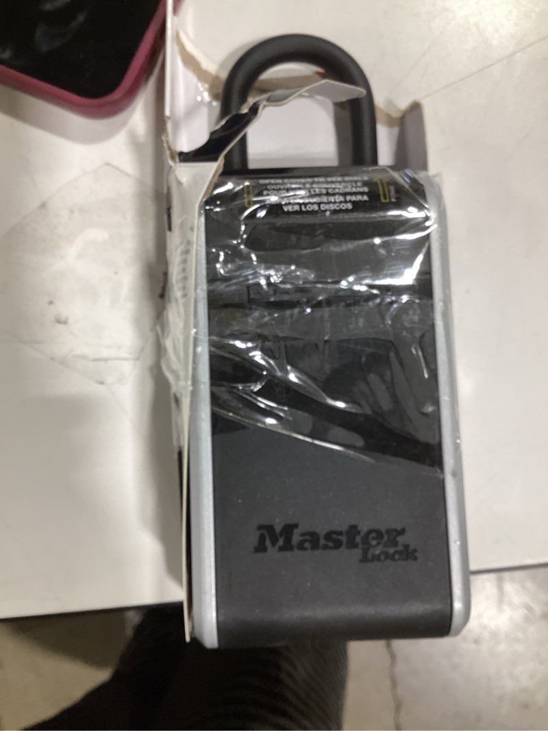 Condition photo showing New/Like New for master lock door knob lighted electronic/keypad smart lock box