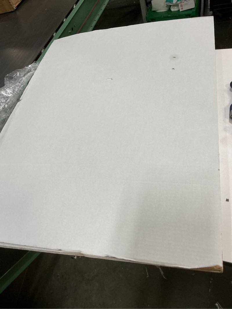 Condition photo showing As Is for 30" x 40" corrugated pad, white, 5/bundle (sp3040w)