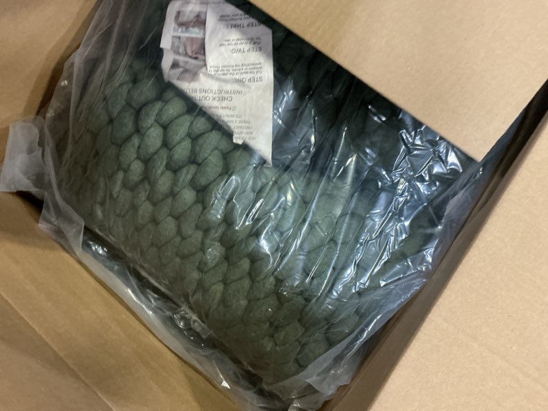 Condition photo showing Good Condition for ynm weighted blanket, handmade chunky knitted design, soft and cozy, temperature regulating and brea