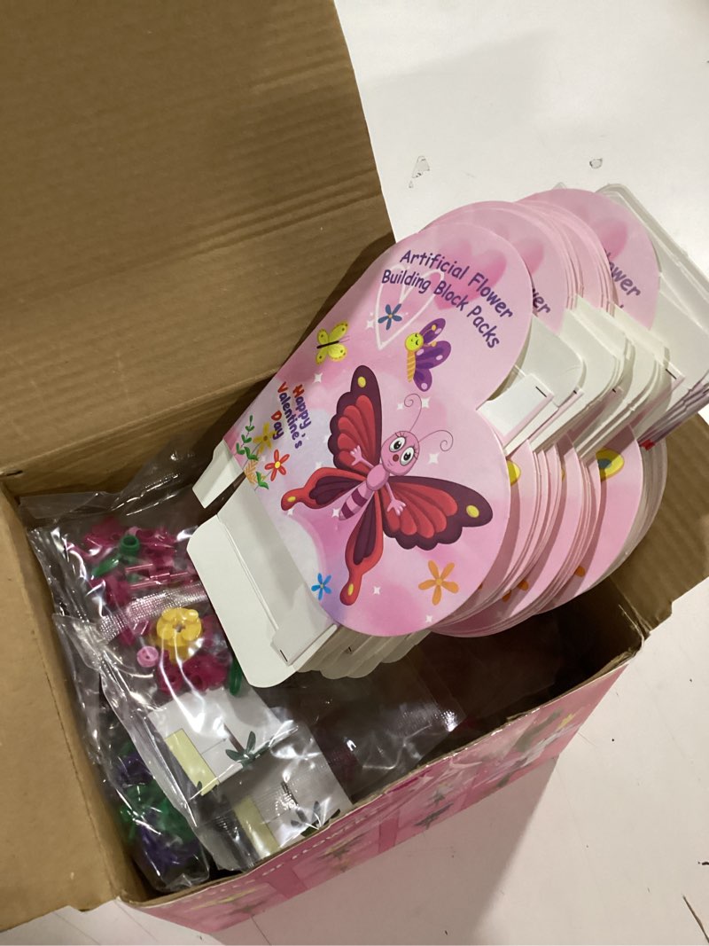 Condition photo showing Good Condition for PARSUP 30PCS Valentines Day Gifts for Kids, 6 Different Artificial Flower Building Block with Valentines Gift Boxes for Boys Girl School Classroom Exchange Prize, Fun Valentines Party Favors Toys