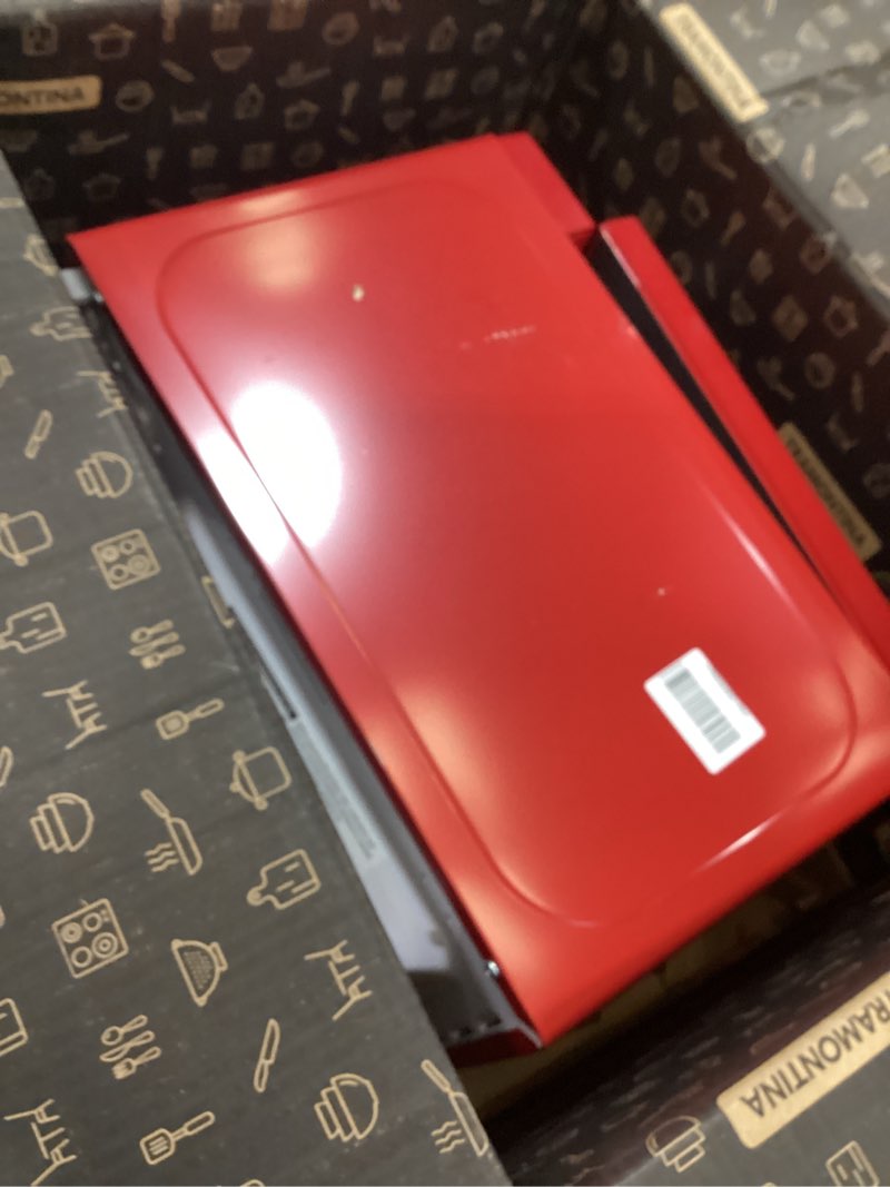 Condition photo showing Good Condition for comfee' retro small microwave oven with compact size, 9 preset menus, position-memory turntable, mute function, countertop microwave perfect for small spaces, 0.7 cu ft/700w, red, am720c2ra-r
