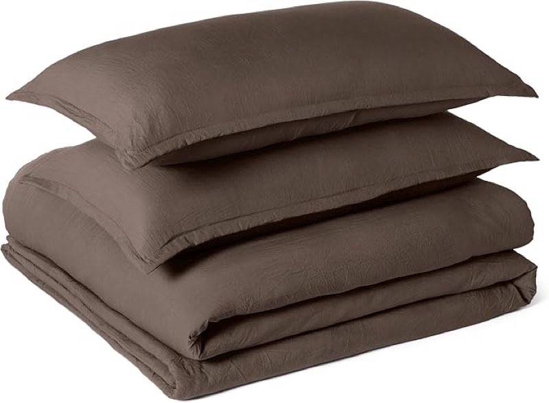 Amazon Basics Brushed Microfiber Quilt Set, Extra Soft with Natural Texture, 3-Piece,King, Brown