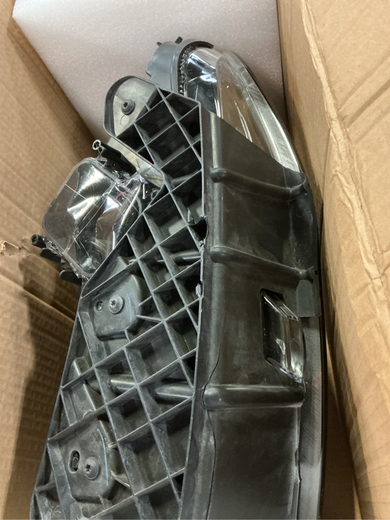 Condition photo showing Good Condition for munirater Headlight Assembly with DRL Replacement for Explorer Limited/XLT/Platinum 2016 2017 2018 Right Headlamp Passenger Side