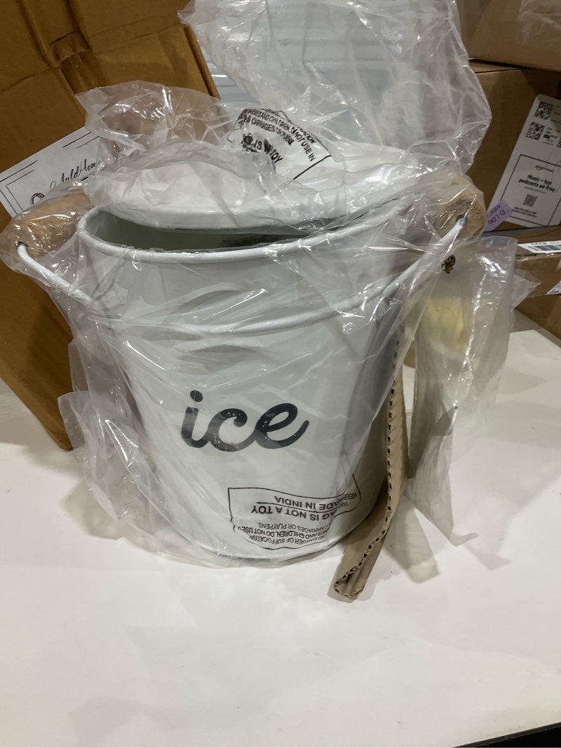Condition photo showing New/Like New for AuldHome Design Rustic Enamelware Ice Bucket; White Farmhouse Style Insulated Ice Server