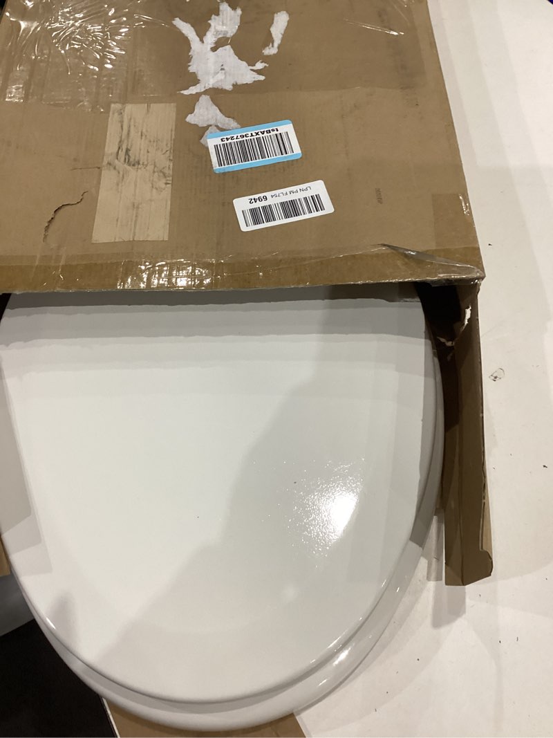 Condition photo showing Good Condition for american standard elongated slow close toilet seat in white moments ez clean am4