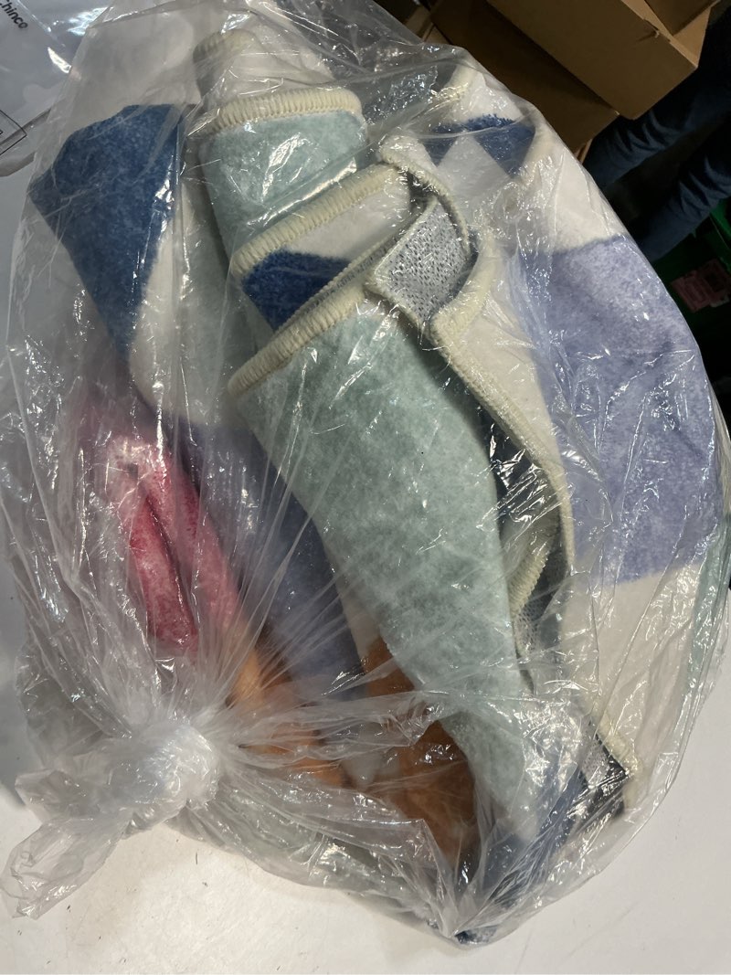 Condition photo showing Good Condition for jinchan Macy 6x9 Kids Area Rug for Classroom Modern Colorful Checkered Diamond Nursery Rug Indoor Washable Soft Non Slip Carpet for Playroom Living Room Bedroom Daycare Berries on Cream 6' x 9' (Rectangular) Diamond Berries