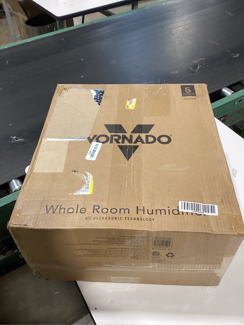 Condition photo showing Good Condition for vornado uh200 ultrasonic humidifier with fan-assisted whole room humidification, auto humidity control, remote, and electronic humidistat, uh200 — 1.75 gal tank, white uh200 — 1.75 gal tank humidifiers