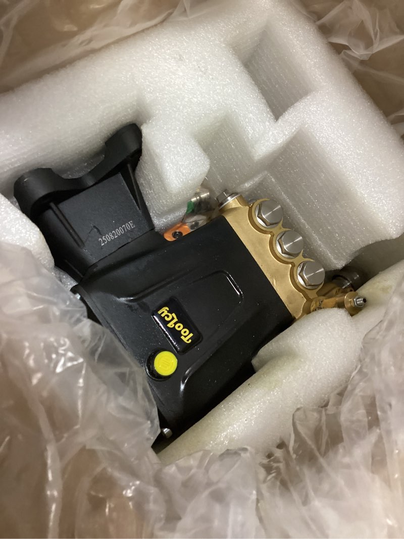 Condition photo showing As Is for toolcy pressure washer pump 3600-4400 psi max 4.4 gpm, 1 inch shaft horizontal triplex plunger replacement, direct drive with unloader, 5 nozzle tips, m22-14mm adapter