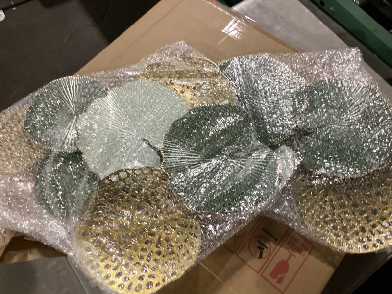 Condition photo showing Good Condition for Roivikis Large Metal Wall Art Decor, 3D Abstract Lotus Leaves Wall Decor, Modern Decoration for Indoor Outdoor for Living Room, Bedroom, Entryway Green