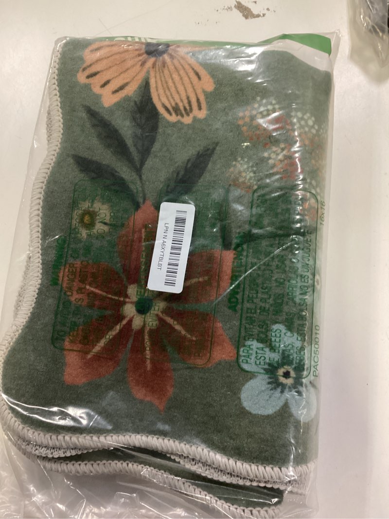 Condition photo showing New/Like New for Lahome Floral Rugs for Entryway, 2X3 Washable Kitchen Rugs Ultra-Thin Soft Rug, Non Slip Indoor Door Mat Stain Resistant Boho Small Low-Pile Throw Carpet for Bathroom Bedroom(2x3ft,Green) Green 2' x 3' (Rectangular)
