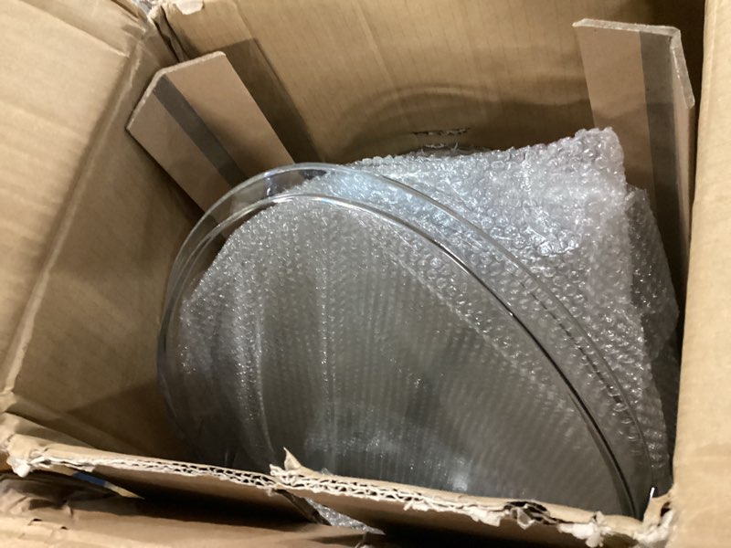 Condition photo showing Good Condition for stackable acrylic ghost event chairs – set of 4 clear