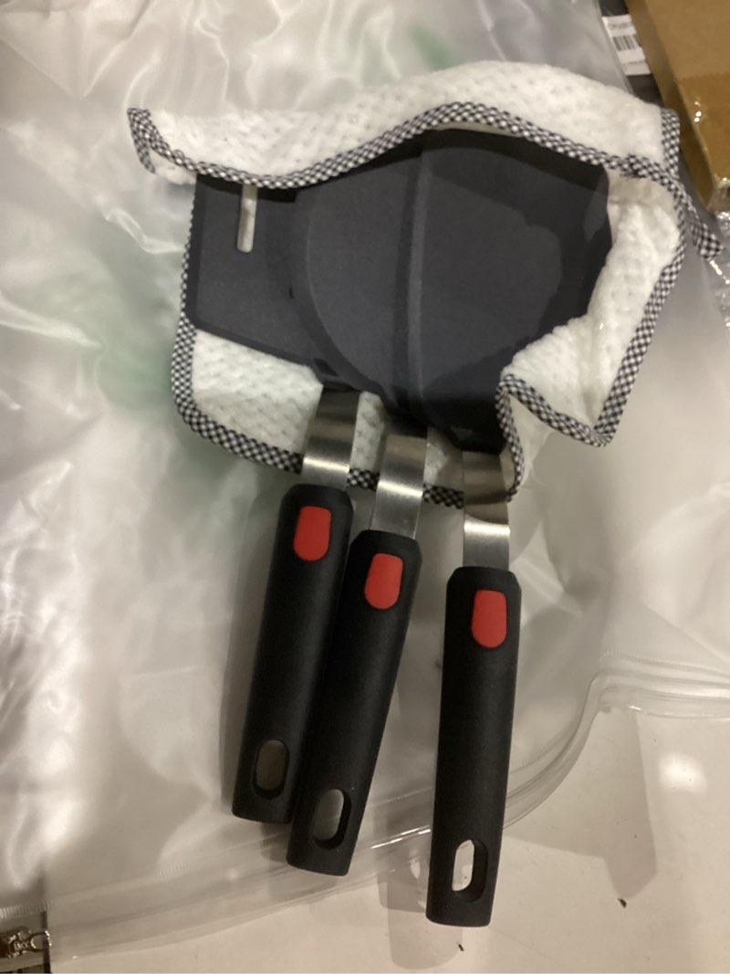 Condition photo showing Good Condition for silicone spatula turner set of 4, wiztoynia 600°f heat resistant cooking spatulas for nonstick cookware, bpa free rubber spatula large kitchen utensils set for egg, pancake, burger, fish