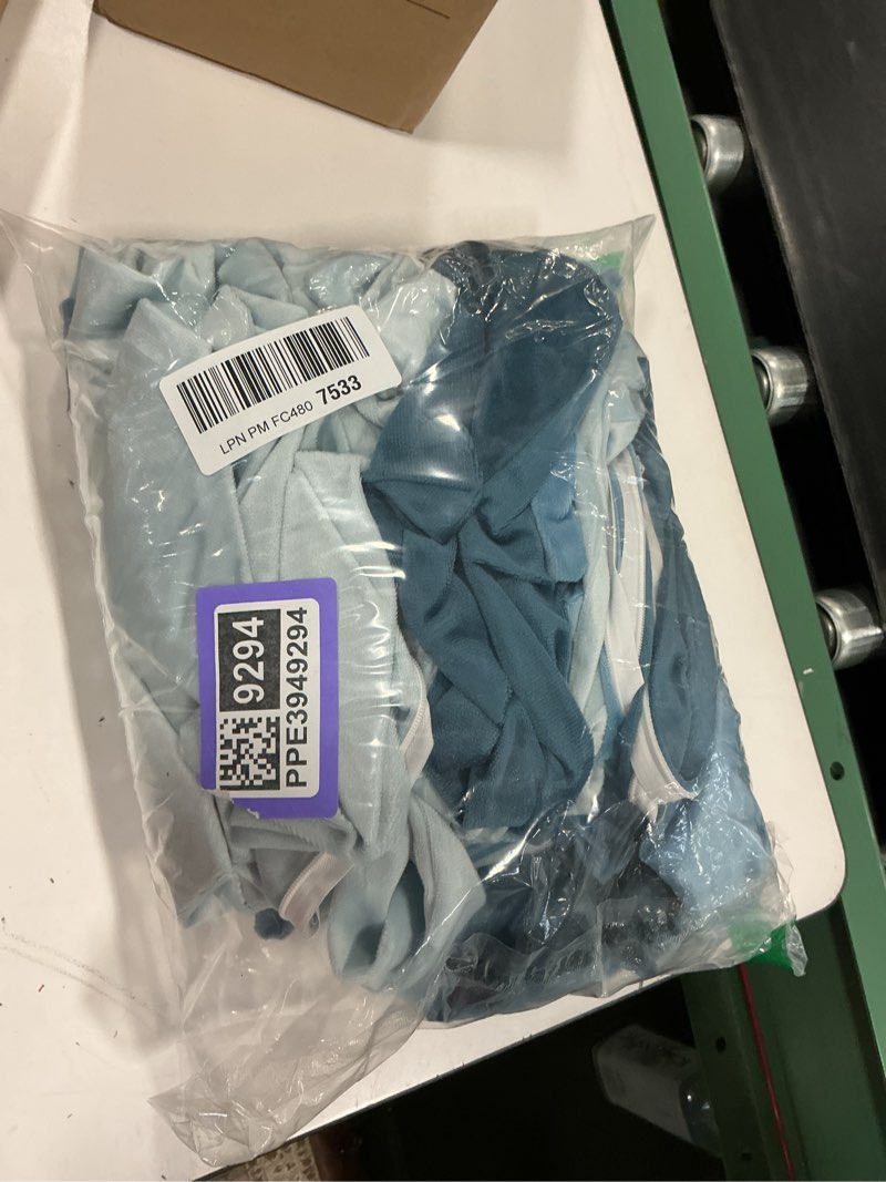 Condition photo showing Good Condition for Berlune 6 Pcs Velvet Throw Pillow Covers 18" x 18" Decorative Cushion Cases Soft Pillowcase for Picnic Coquette Party Accessories Bedroom Living Room Decor, No Inserts (Blue Series) 6 Blue Series